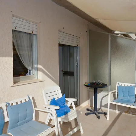 Lovely In Kaukana With House Sea View